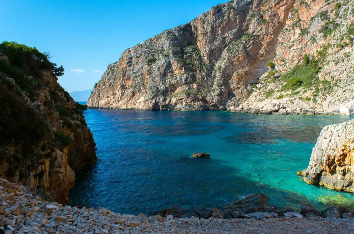 61c75068-e763-4f7b-ad6a-c4172bf2a6c2