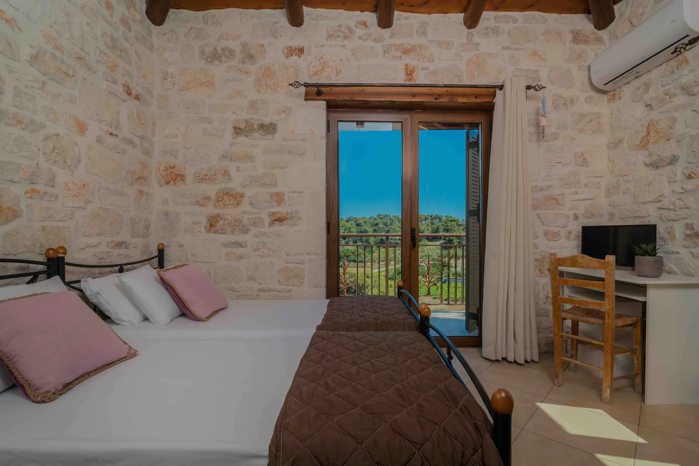 f649dc39-c4dd-41de-8948-9f003e34b09c